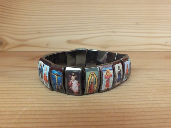 Armband mit Heiligenbildchen